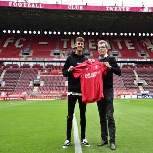Fc Twente Sign Rafik Zekhnini On Loan From Fiorentina Troll Football