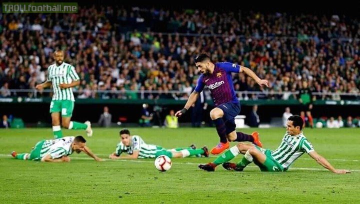 Everyone are hyped up about Messi Vs Van Dijk and they might never even face off during the match. What they don't realise is that Suarez can pull out some crazy move and end up dribbling Van Dijk and co. and end up scoring a golazo!!!