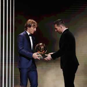 Luka Modric posted a picture of him handing over the Ballon d'Or to Lionel Messi: "Sports and football are not just about winning, they’re also about respect for your teammates and rivals."