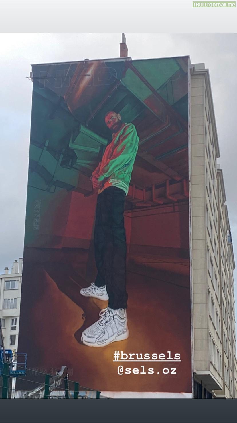 Giant Benzema graffiti in Brussels/BE [OC]