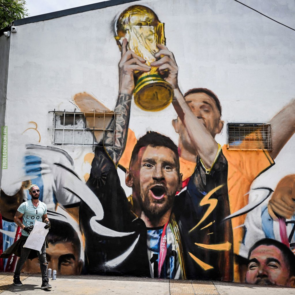 Newly painted Messi mural in Buenos Aires.