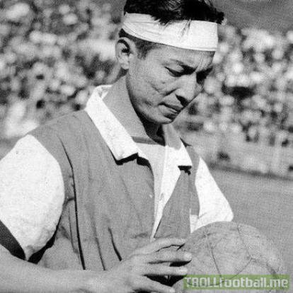 This might be a little late, but 2 weeks ago the last remaining member of the Santa Fe team that won the first Colombian League Title in 1948, José Kaor Dokú, passed away at age 98